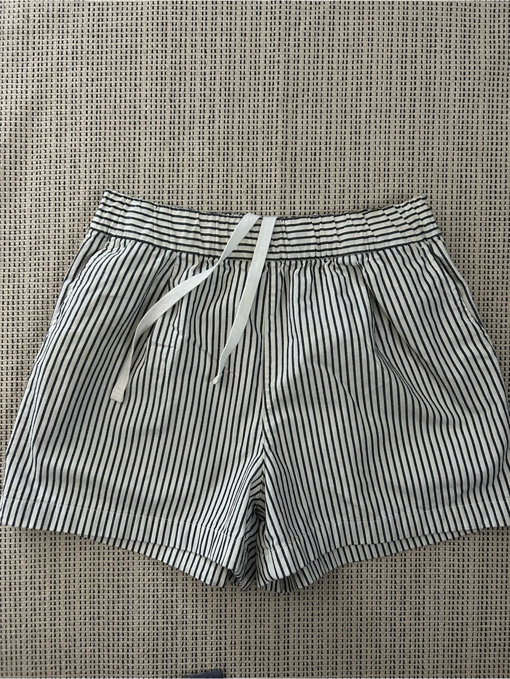 Uniqlo Women's High-Waist Striped Drawstring Shorts - White & Black